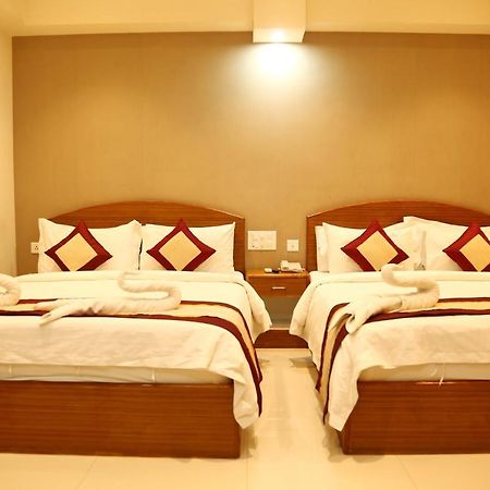 Nitheesh Residency Hotel กาญจีปุรัม ภายนอก รูปภาพ
