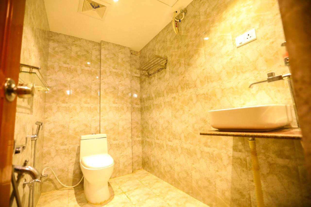 Nitheesh Residency Hotel กาญจีปุรัม ภายนอก รูปภาพ