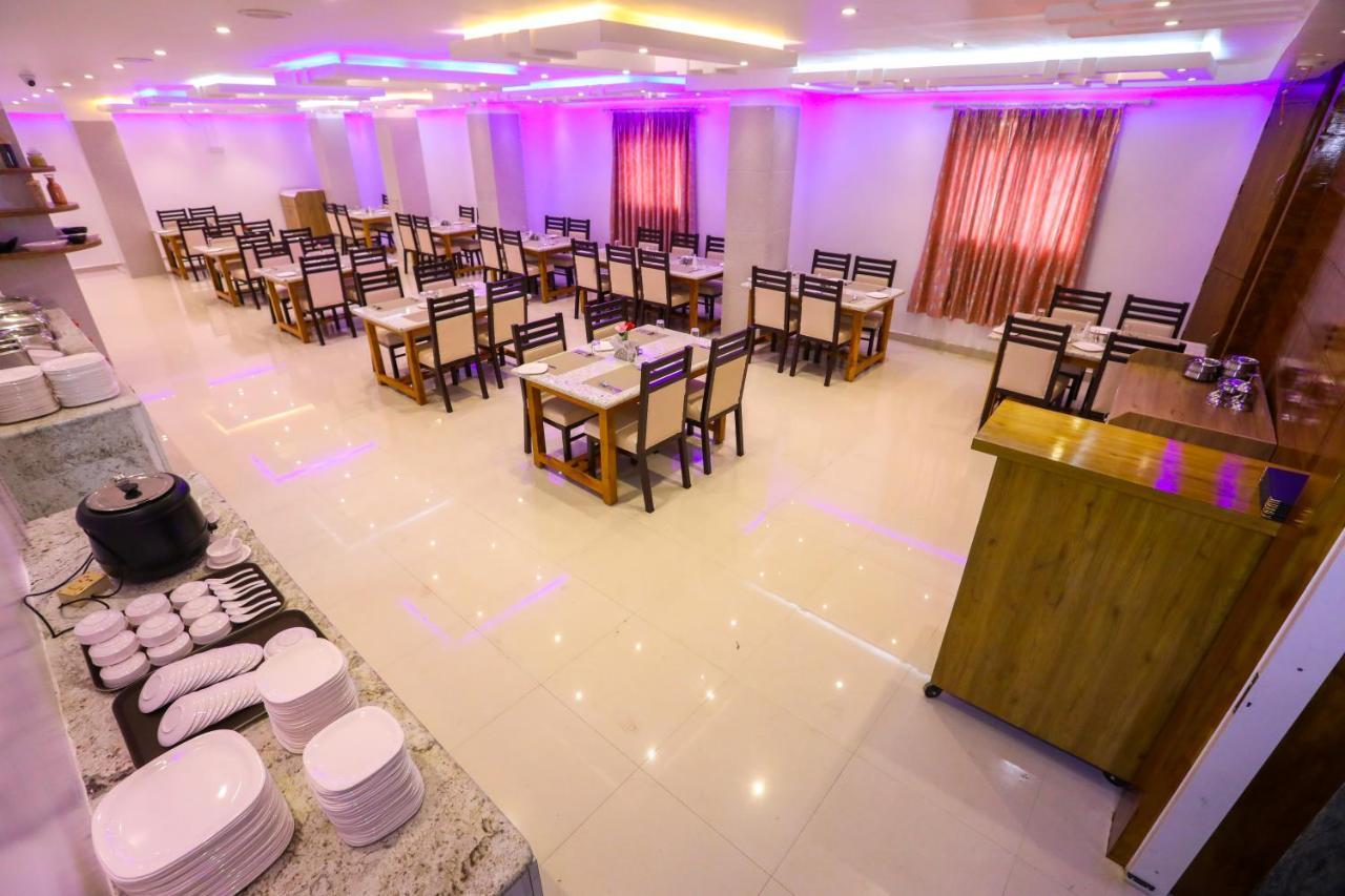 Nitheesh Residency Hotel กาญจีปุรัม ภายนอก รูปภาพ