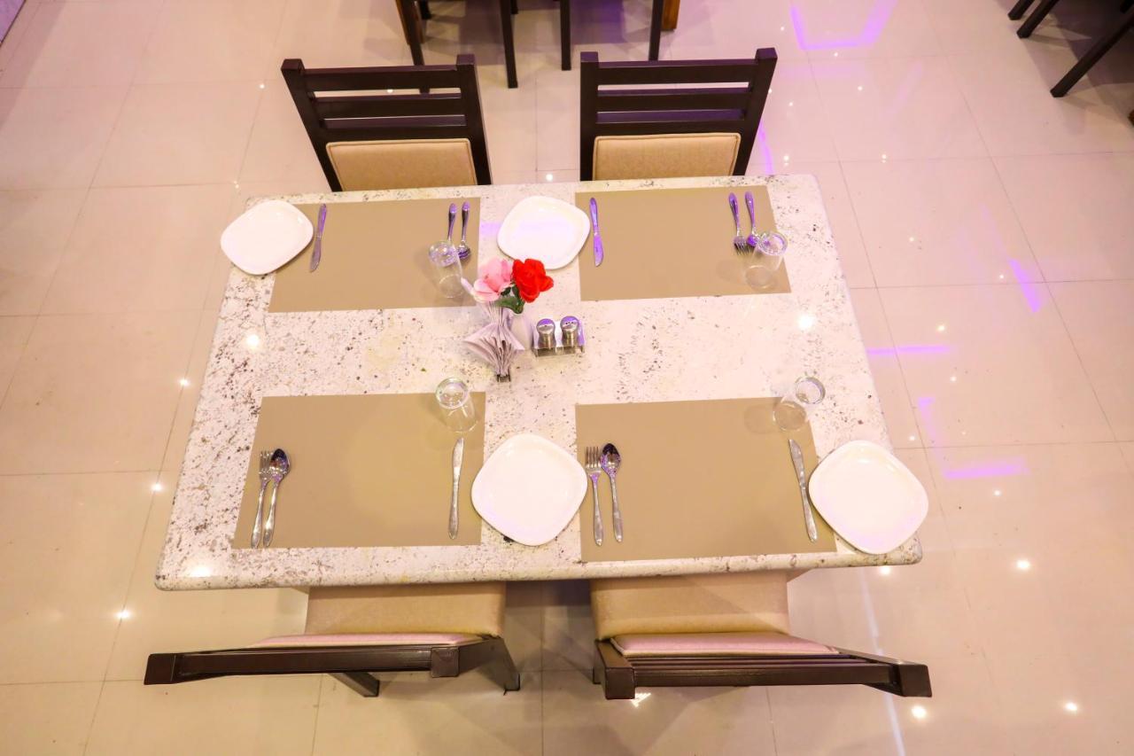 Nitheesh Residency Hotel กาญจีปุรัม ภายนอก รูปภาพ