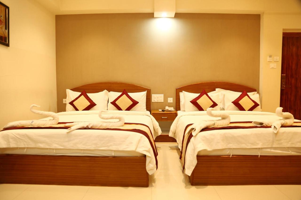 Nitheesh Residency Hotel กาญจีปุรัม ภายนอก รูปภาพ