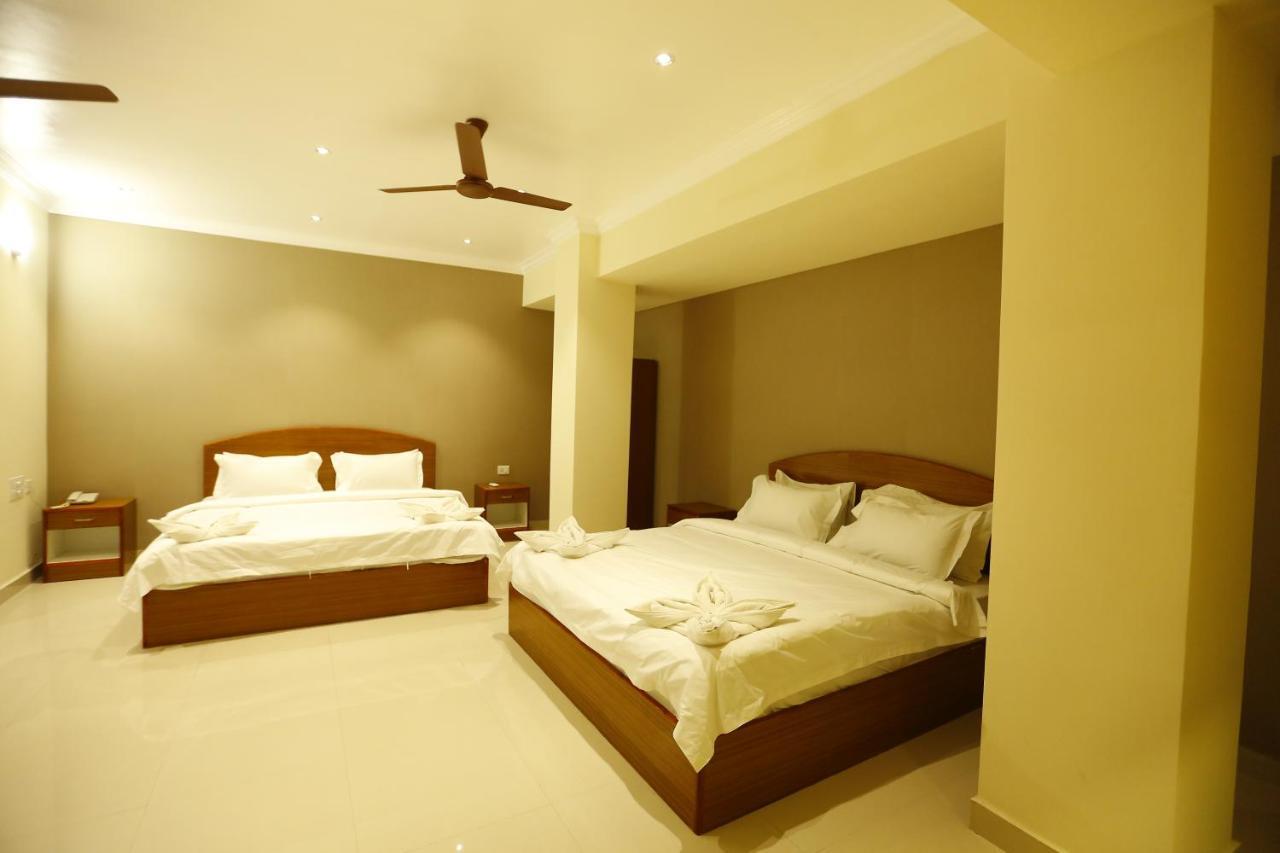 Nitheesh Residency Hotel กาญจีปุรัม ภายนอก รูปภาพ