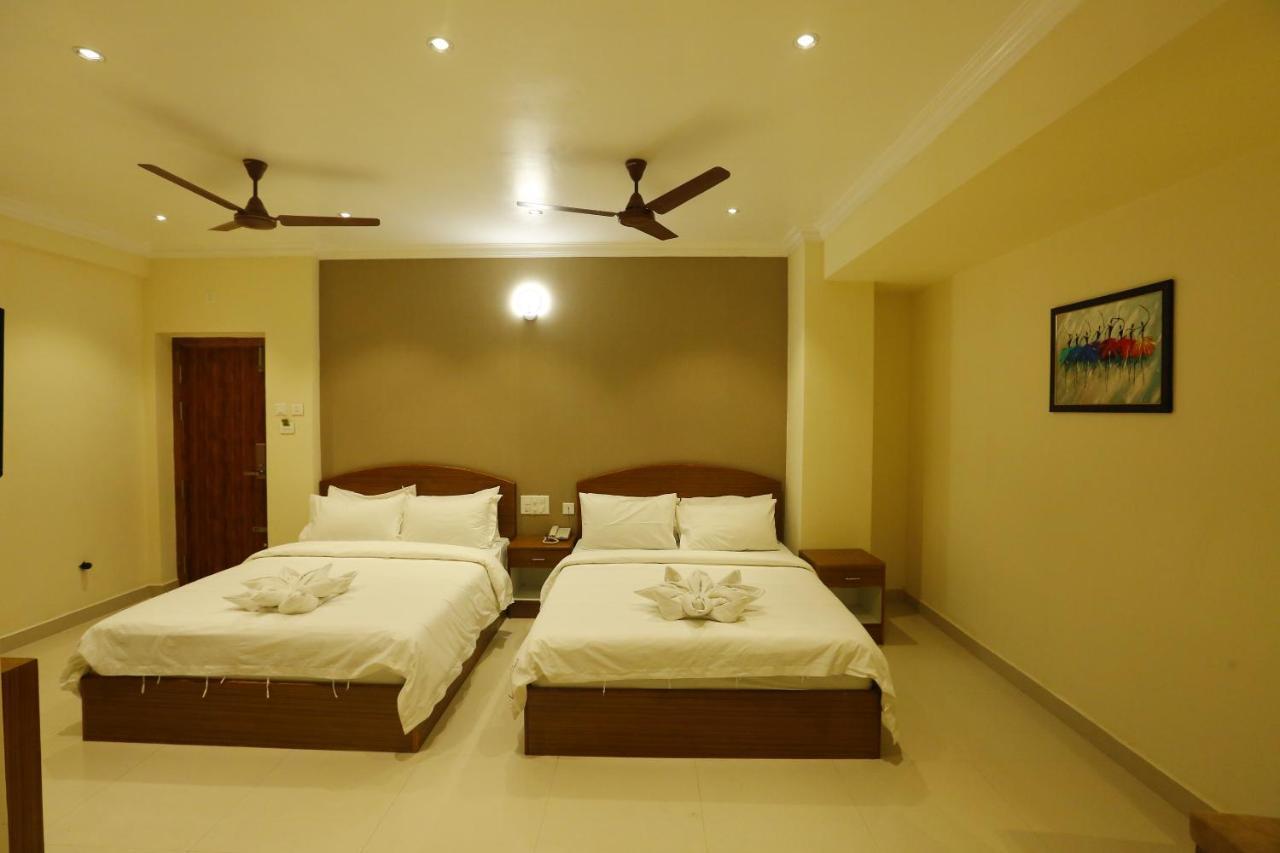 Nitheesh Residency Hotel กาญจีปุรัม ภายนอก รูปภาพ