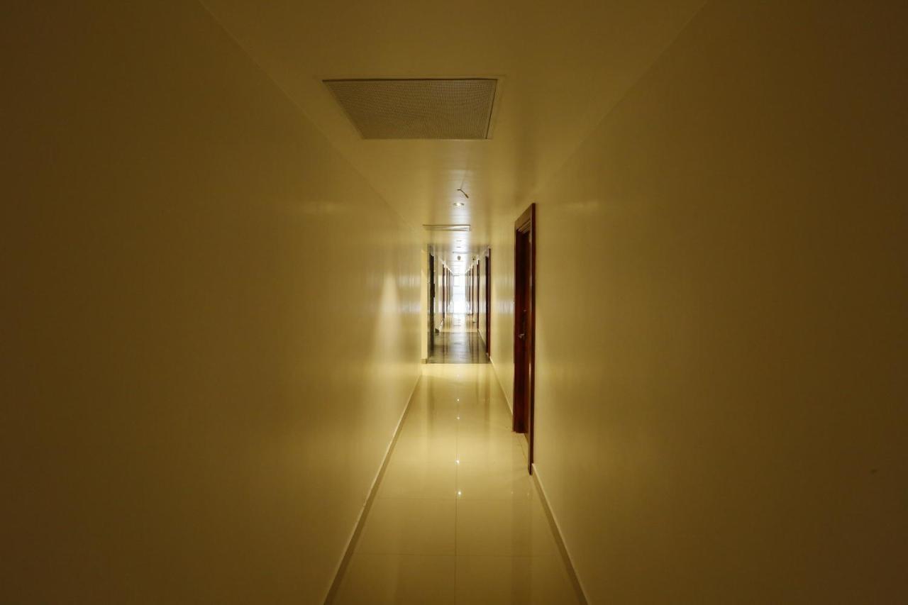 Nitheesh Residency Hotel กาญจีปุรัม ภายนอก รูปภาพ
