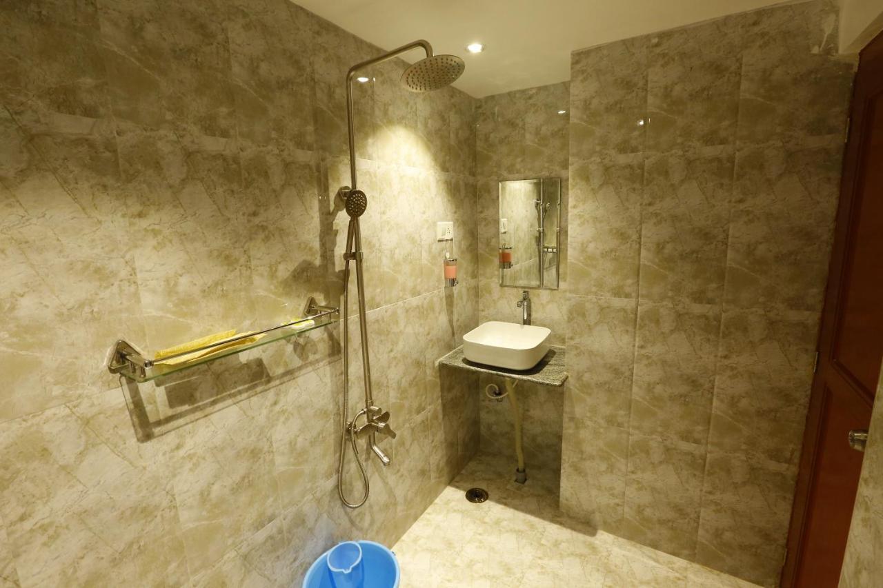 Nitheesh Residency Hotel กาญจีปุรัม ภายนอก รูปภาพ