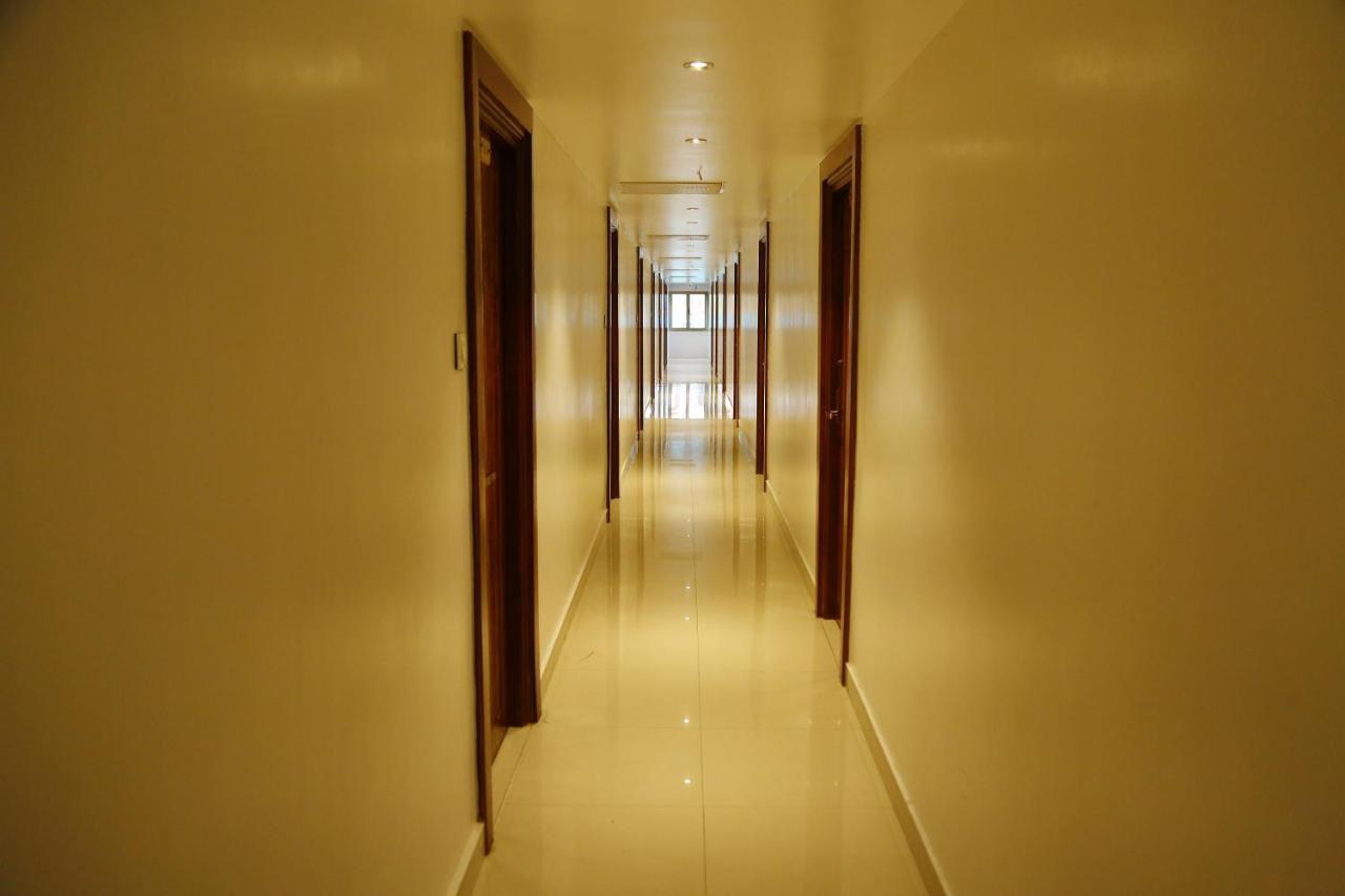 Nitheesh Residency Hotel กาญจีปุรัม ภายนอก รูปภาพ